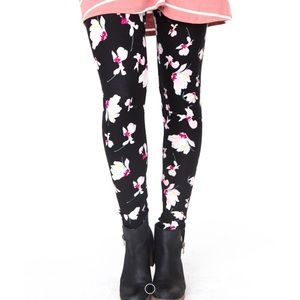 Agnes & Dora Falling Iris Black